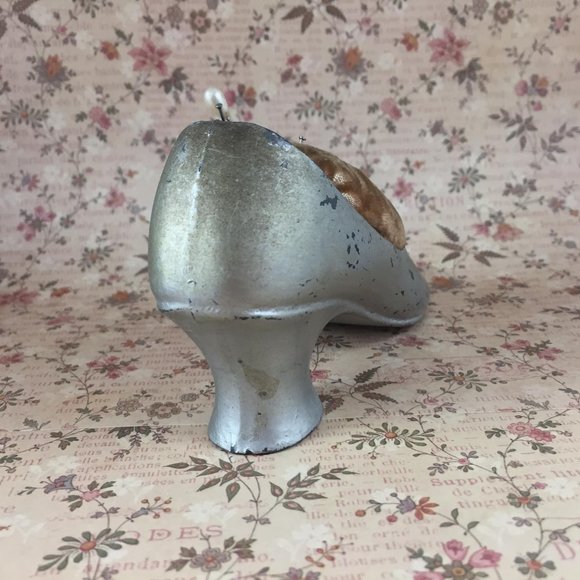 Antique Pin Cushion Metal Lady Shoe High Heel Velvet Cushion plus Pins as Found - Picture 4 of 5